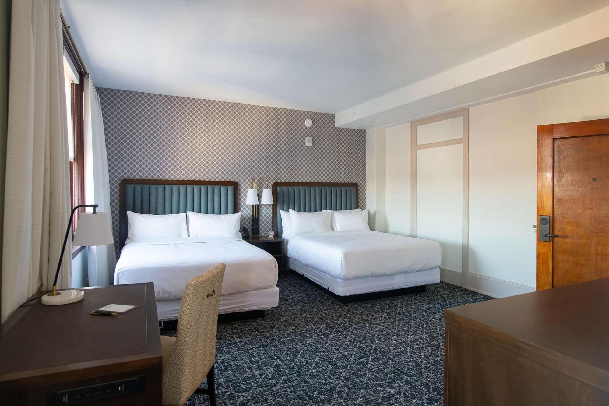 Hotel Petersburg, Tapestry Collection By Hilton ภายนอก รูปภาพ